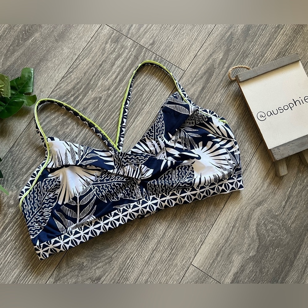 NWT! Jag Tropical Palm Print Bikini Swim Top in Blue White Yellow. Size 36D / DD